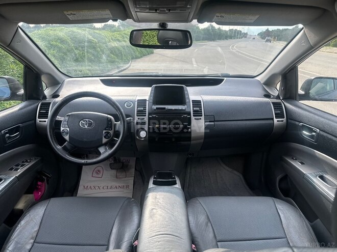 Toyota Prius-2