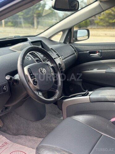 Toyota Prius-7