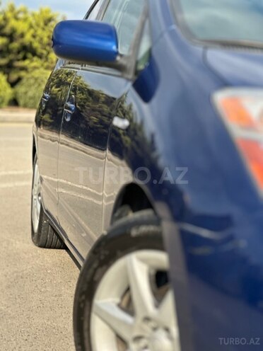 Toyota Prius-8