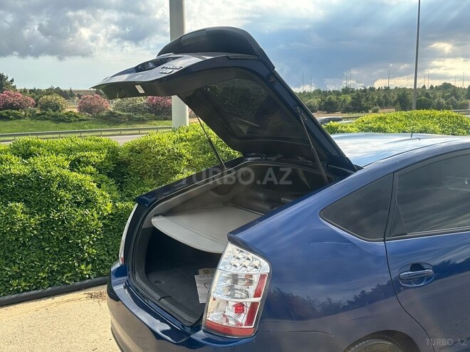 Toyota Prius-11