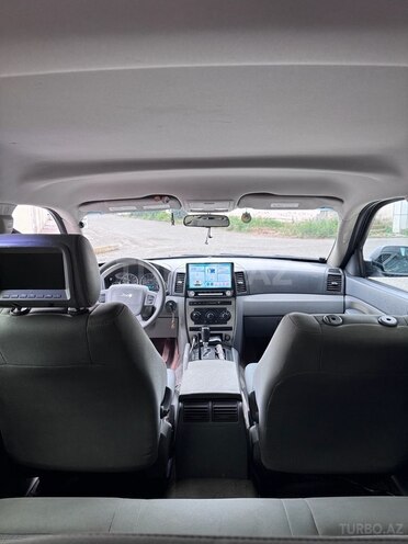 Jeep Grand Cherokee-12