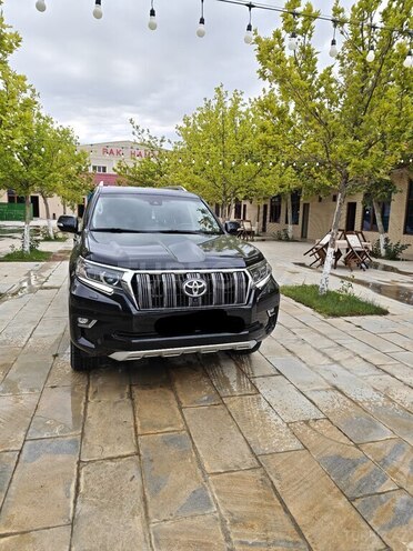 Toyota Land Cruiser Prado-4