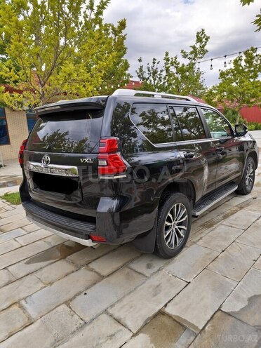 Toyota Land Cruiser Prado-5