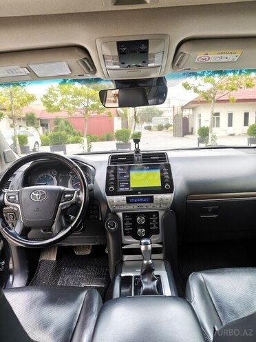 Toyota Land Cruiser Prado-7