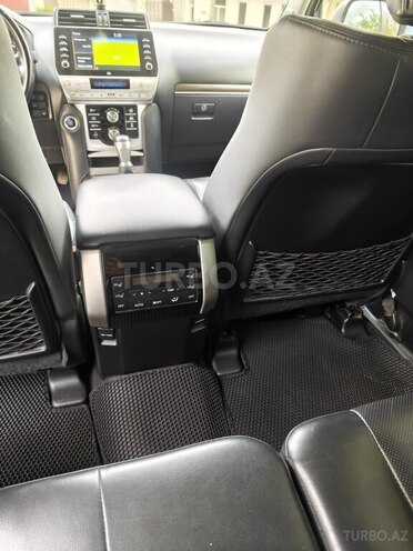 Toyota Land Cruiser Prado-10