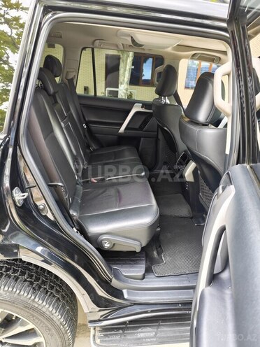Toyota Land Cruiser Prado-11