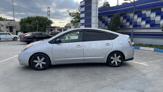 Toyota Prius-4