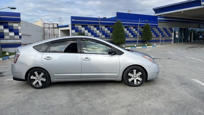Toyota Prius-5