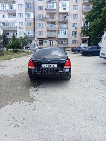 Hyundai Elantra-2