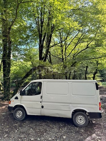 Ford Transit-2
