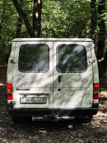 Ford Transit-3