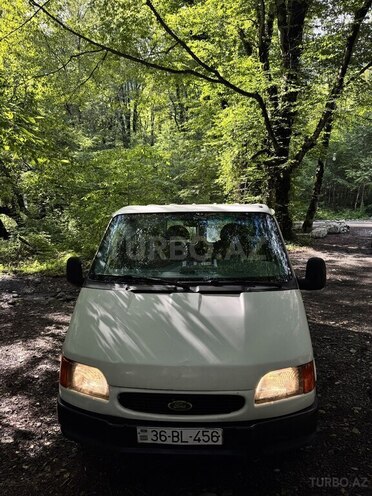 Ford Transit-7