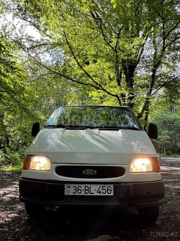 Ford Transit-9