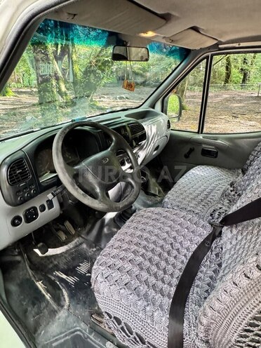 Ford Transit-10