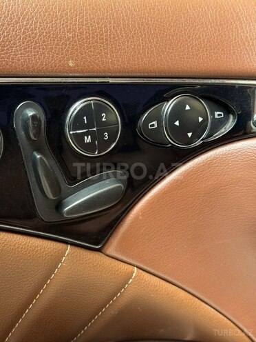 Mercedes E 350-11
