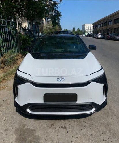 Toyota bZ4X-1