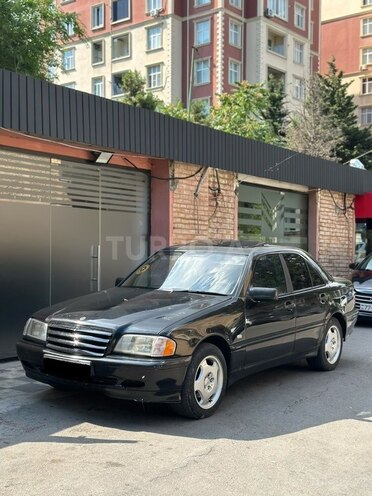 Mercedes C 220-1