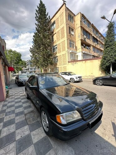 Mercedes C 220-2