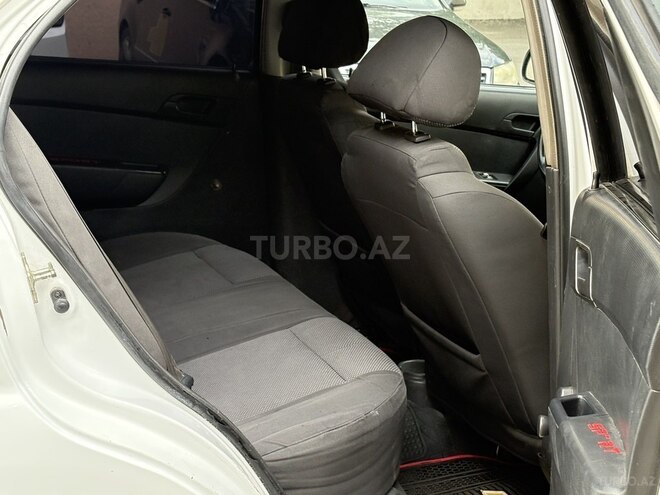 Chevrolet Aveo-13
