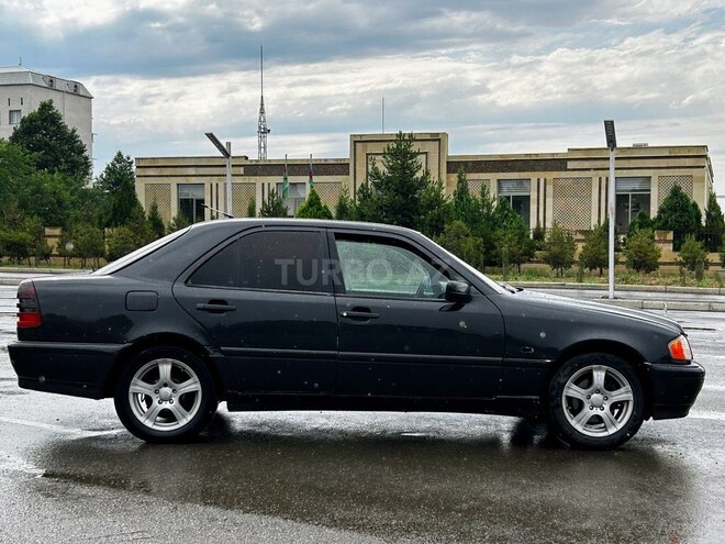 Mercedes C 220-11
