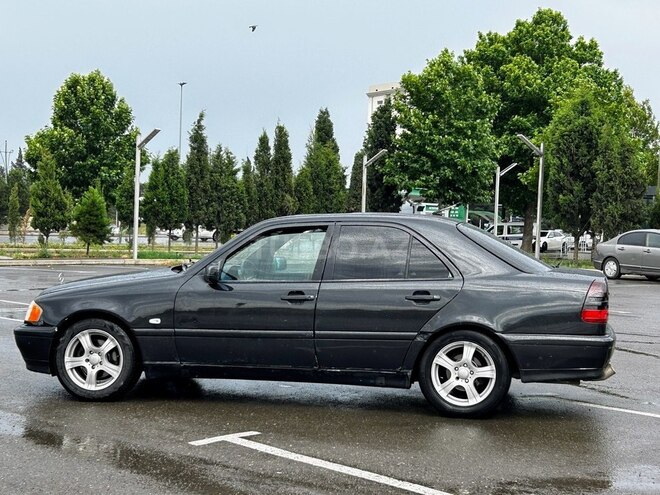 Mercedes C 220-12
