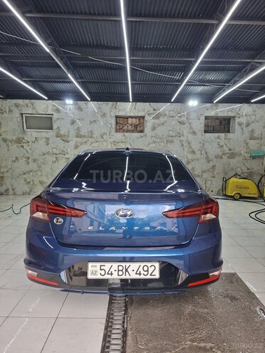 Hyundai Elantra-8