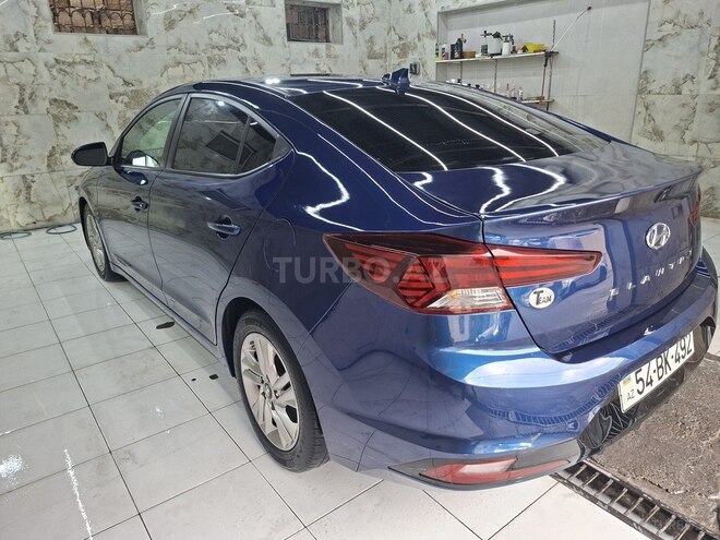 Hyundai Elantra-7