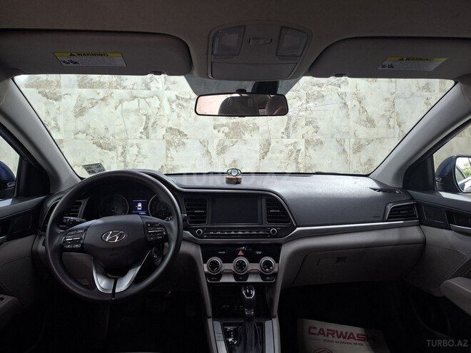 Hyundai Elantra-9