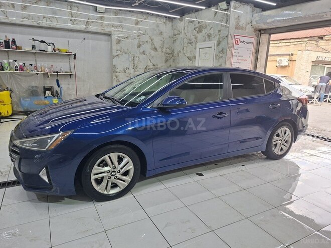 Hyundai Elantra-4