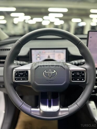 Toyota RAV4-12