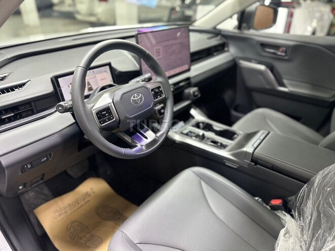 Toyota RAV4-10