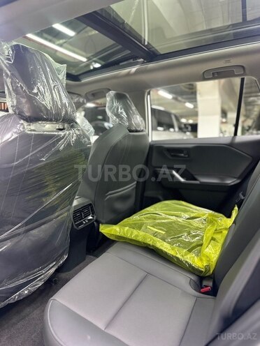 Toyota RAV4-11