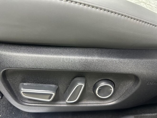 Toyota RAV4-19
