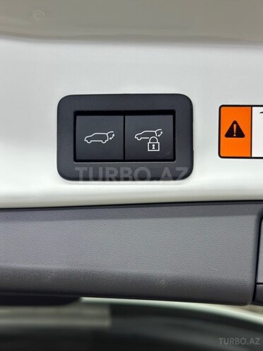 Toyota RAV4-21