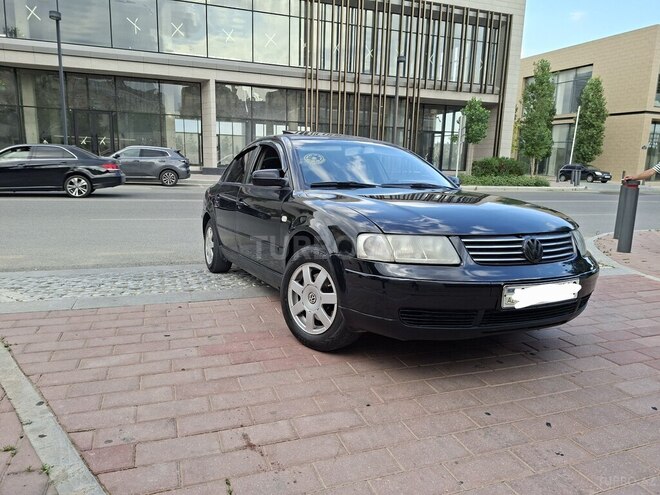 Volkswagen Passat-1