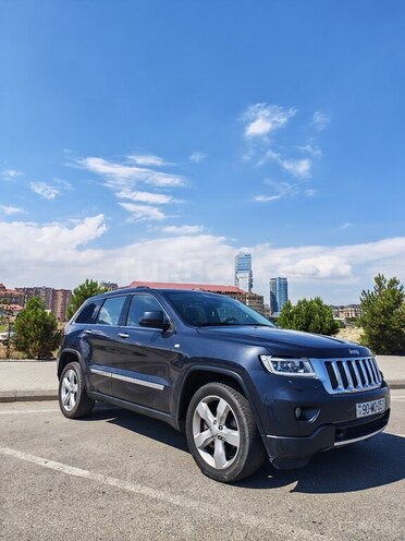 Jeep Grand Cherokee-3