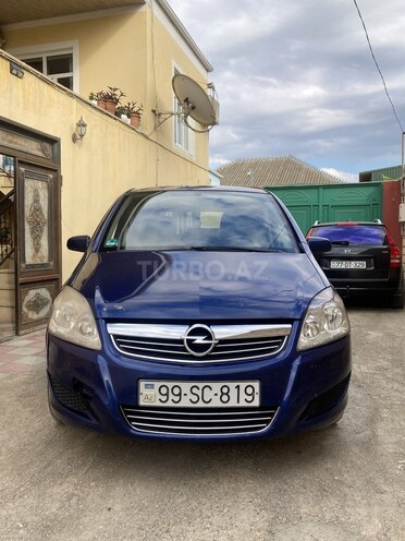 Opel Zafira-1