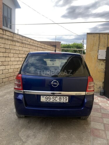 Opel Zafira-2