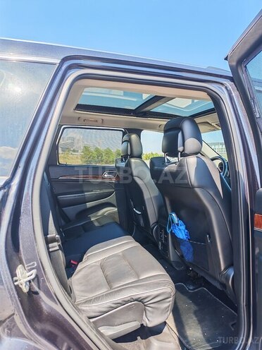 Jeep Grand Cherokee-11
