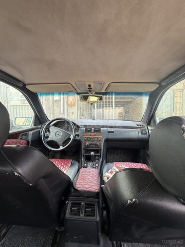 Mercedes E 200-6