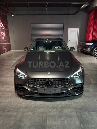 Mercedes C 63 AMG S E Performance-5