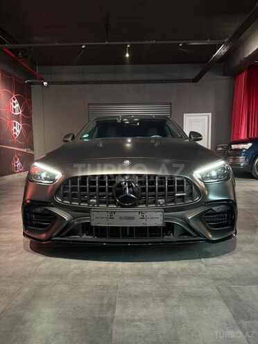 Mercedes C 63 AMG S E Performance-4
