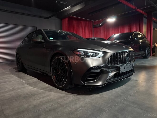 Mercedes C 63 AMG S E Performance-27