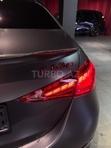 Mercedes C 63 AMG S E Performance-33