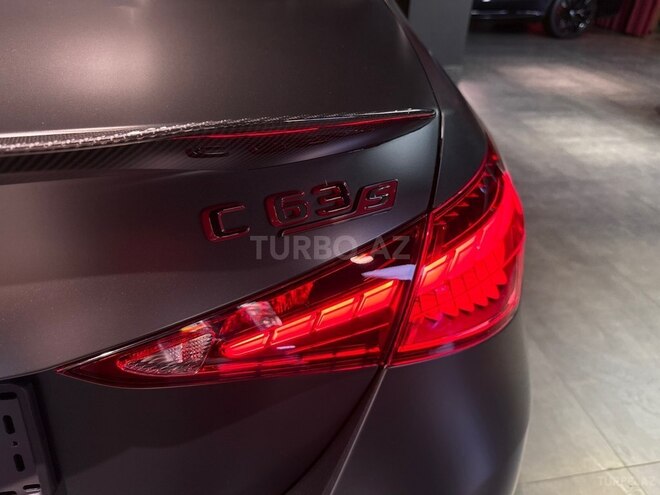 Mercedes C 63 AMG S E Performance-38