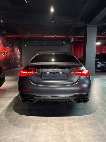 Mercedes C 63 AMG S E Performance-35