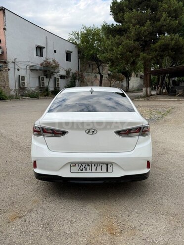 Hyundai Sonata-2