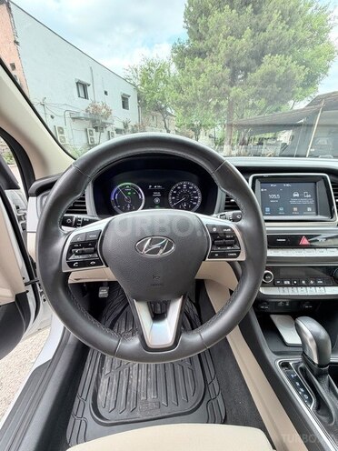 Hyundai Sonata-5