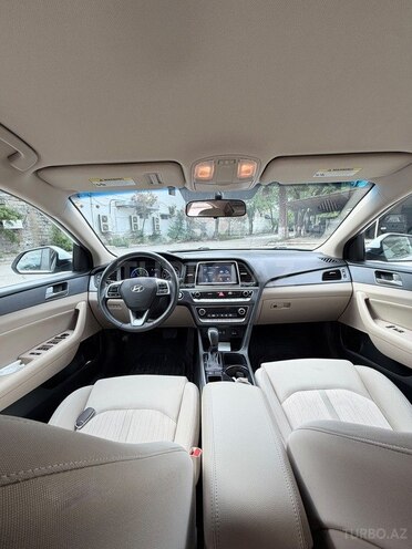 Hyundai Sonata-6