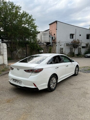 Hyundai Sonata-3